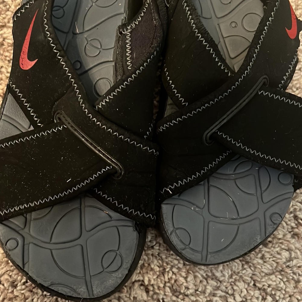 Sandals - Picture 5 of 5